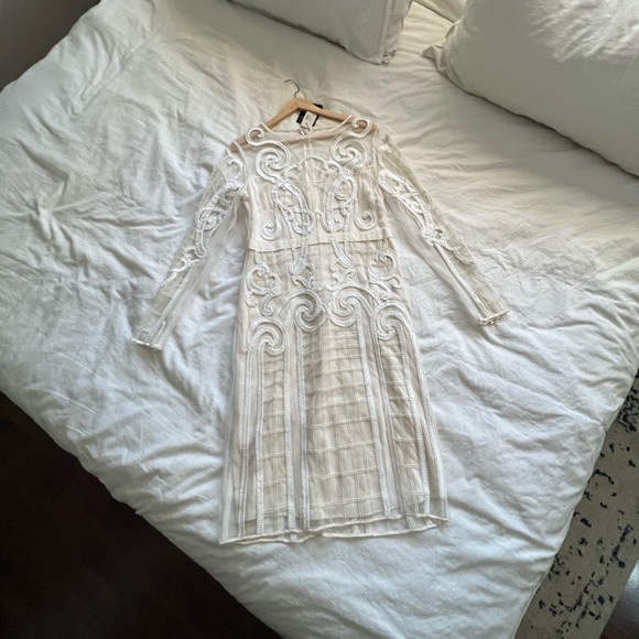 Temperley London Catroux Embroidered layered Tulle ivory cream dress 8 - Picture 3 of 16